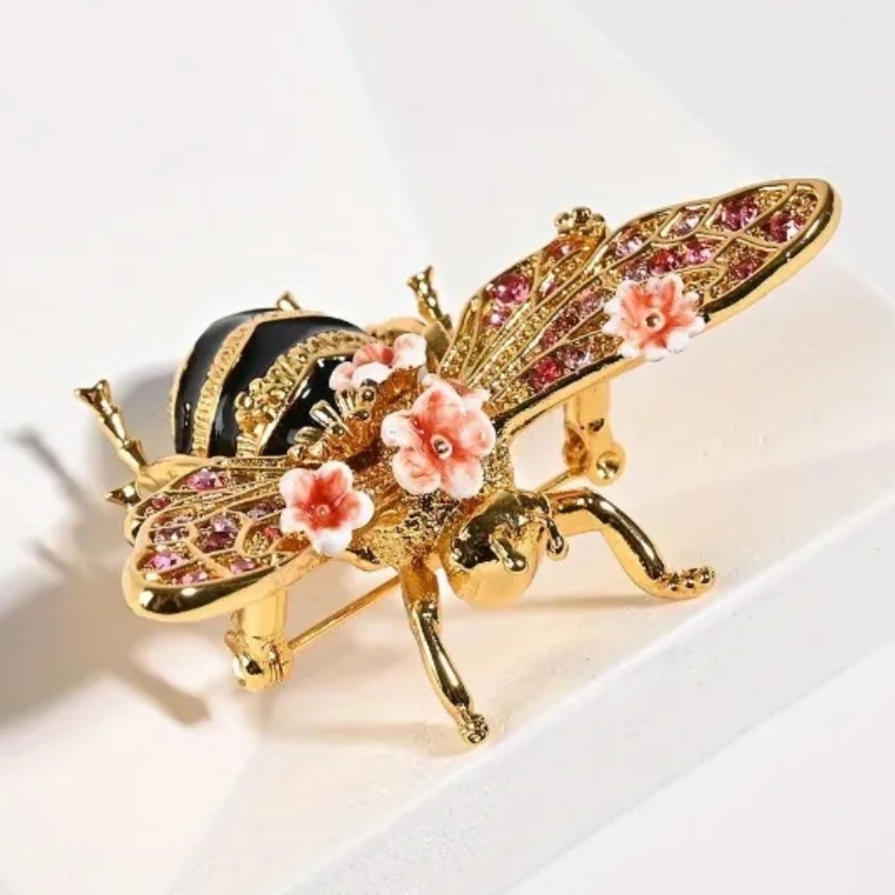 Vintage Style Bee w/ Pink Flowers Brooch Pin - Picture 2 of 2